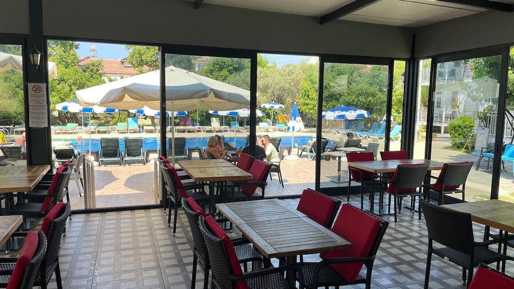 Tugay Hotel 47/67