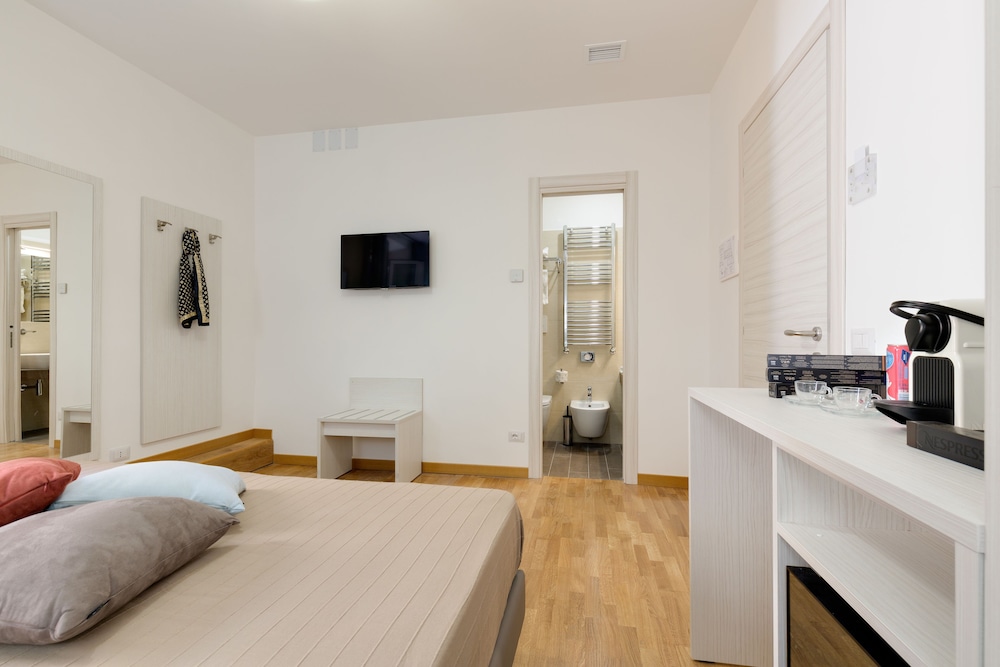 Dolce Luxury Rooms 12/50