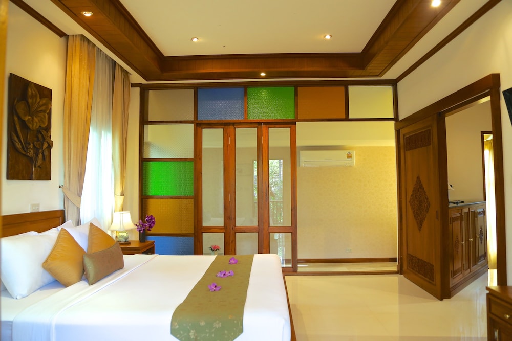 Mini, Family, Villa, 1 King and 1 Single Beds