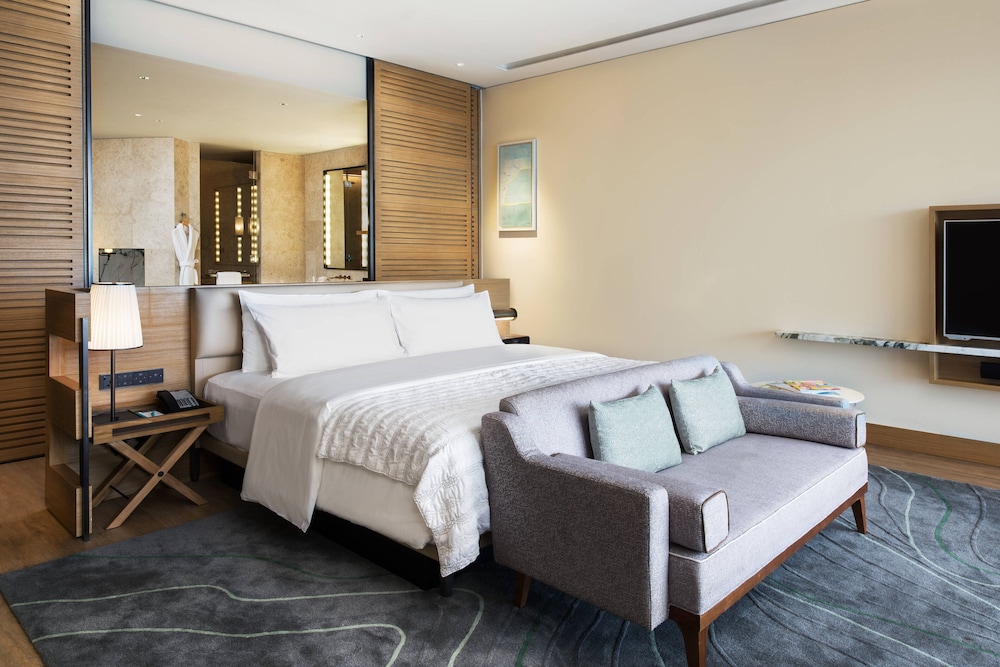 Suite, King Bed, Ocean Front