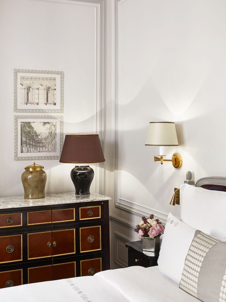 Hotel Plaza Athenee 28/79