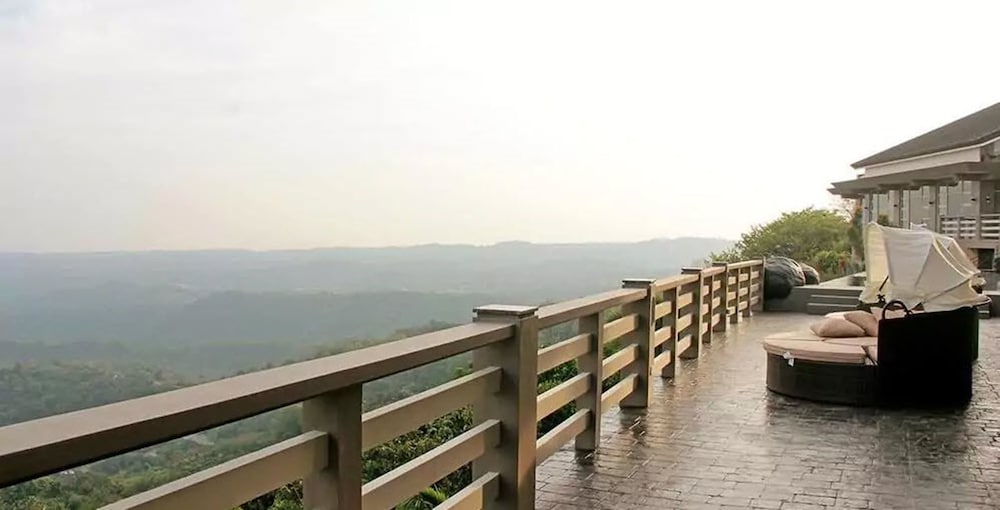 The Oriental Luxury Suites Tagaytay 38/50