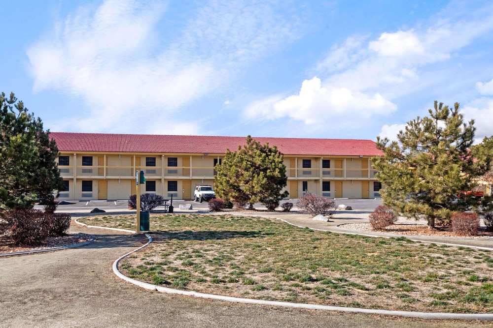 Days Inn by Wyndham Reno 43/47