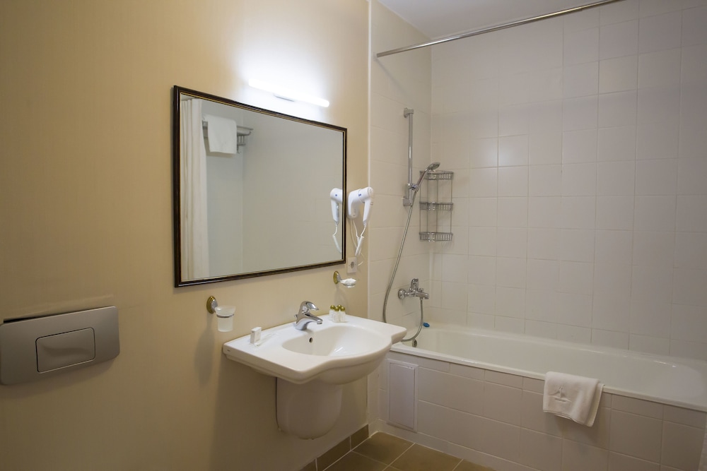 ATYRAU DASTAN HOTEL 9/30
