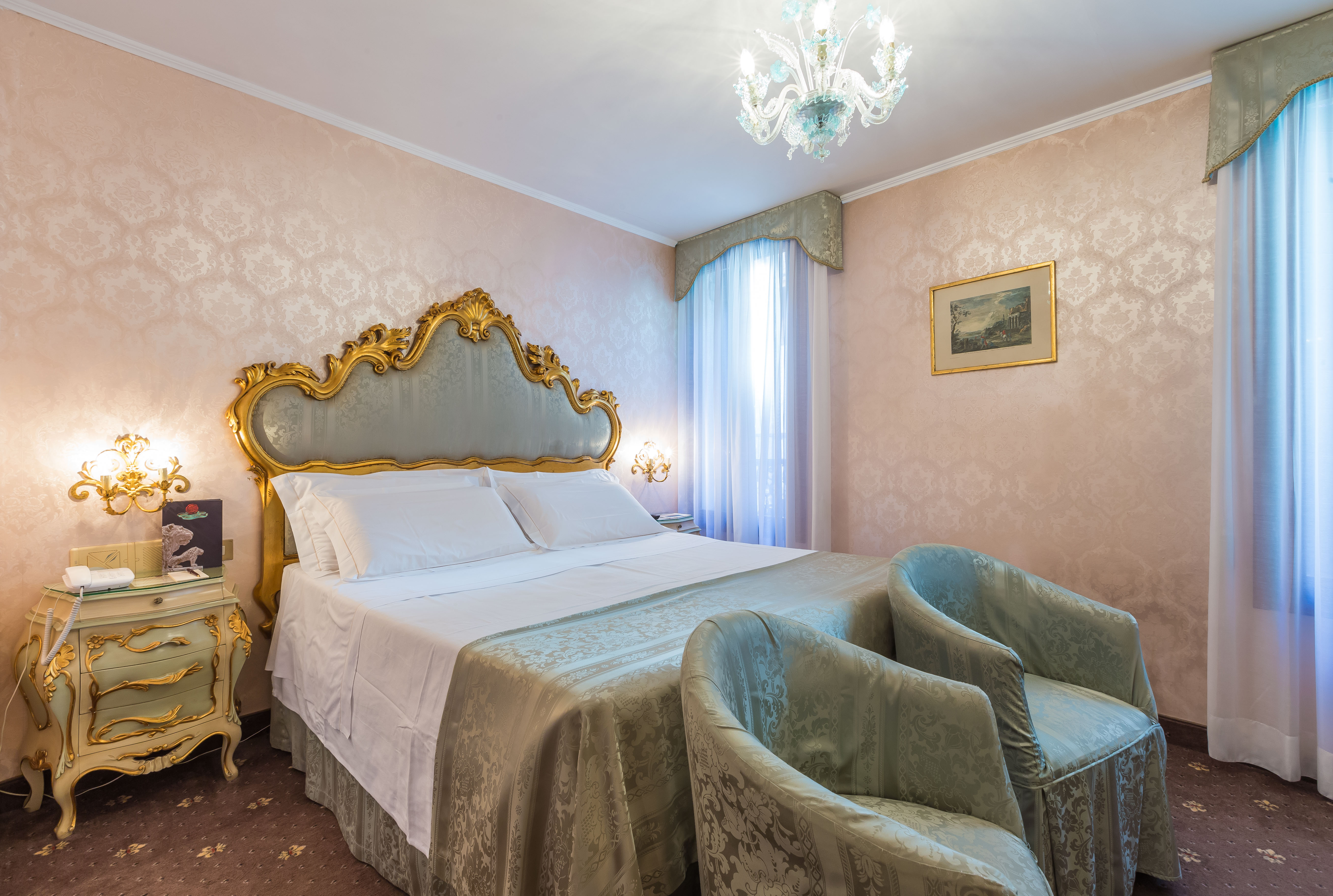 Venetian, Classic, Double Bed