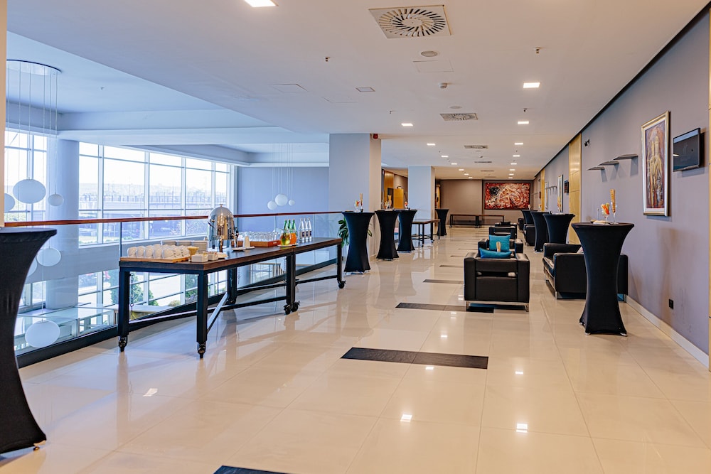 Holiday Inn Belgrade 52/71