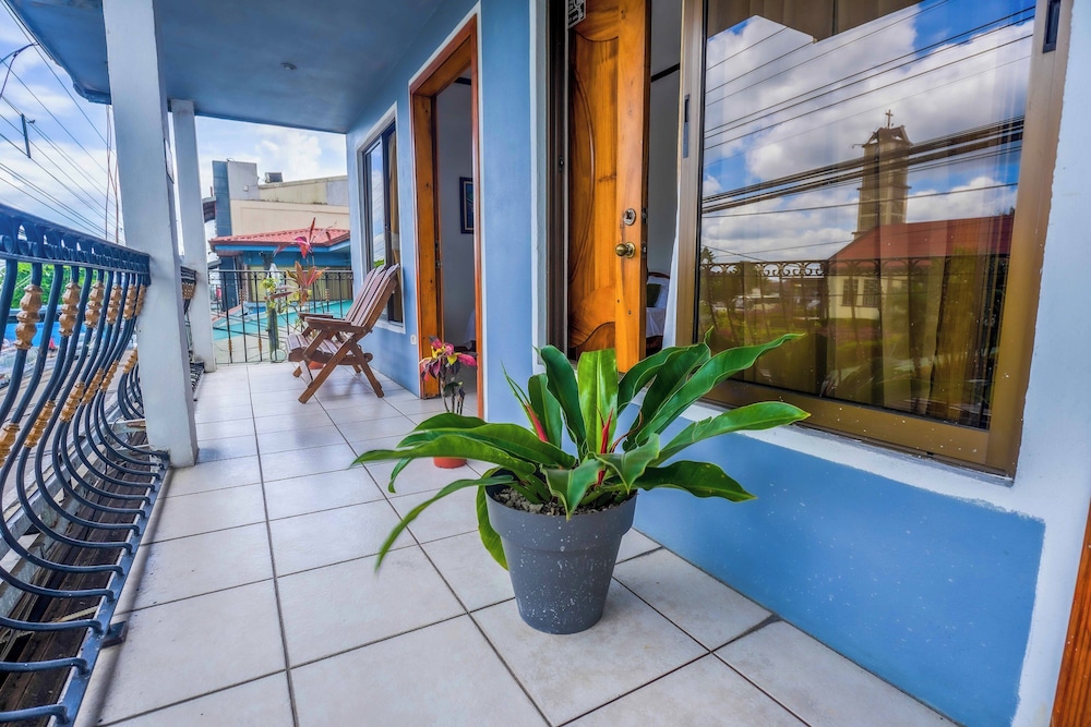 Arenal Hostel Resort 9/50