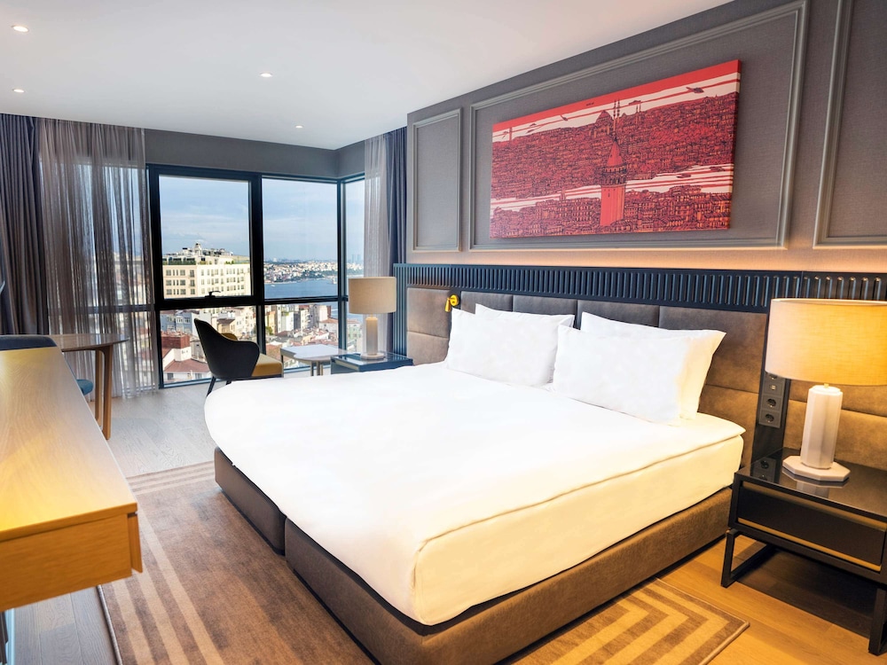 1 Bedroom, Signature, Suite, King Bed, Bosphorus View, Terrace
