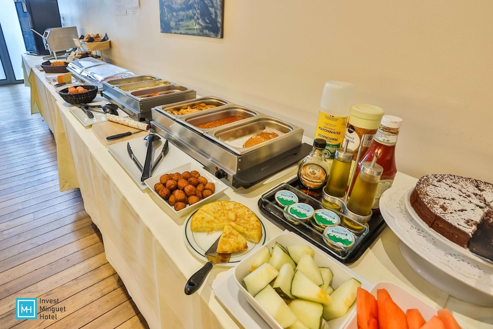 restaurant cafeteria