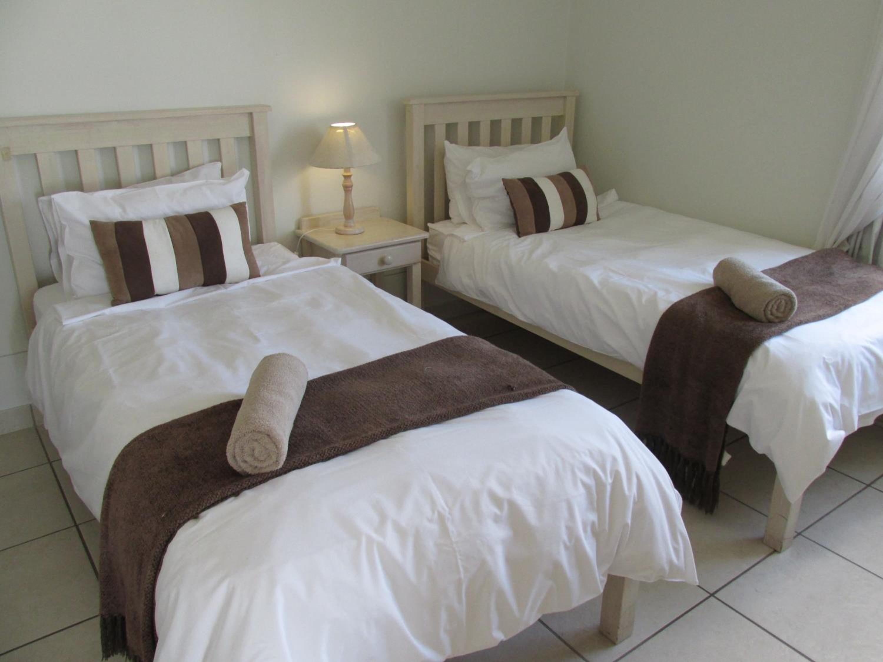 Point Village Hotel 22/76