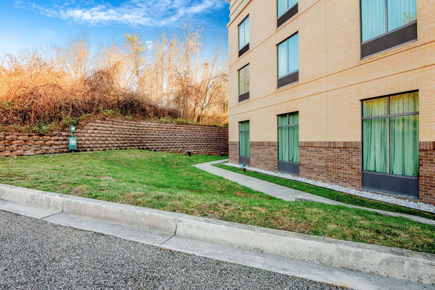 La Quinta Inn & Suites by Wyndham Bel Air/I-95 Exit 77A 42/44