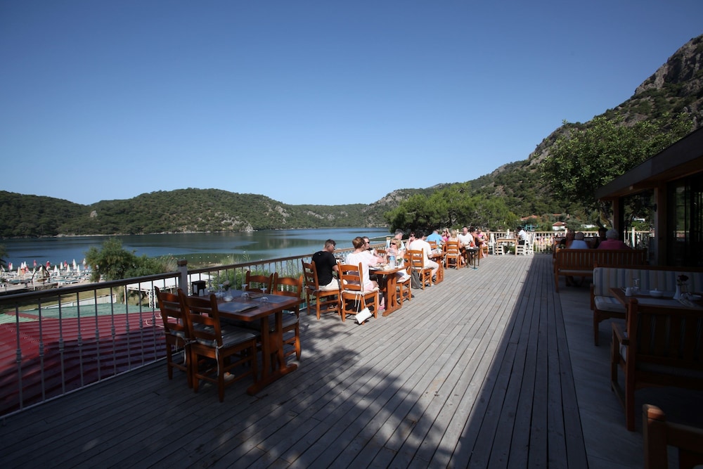 S3 Seahorse Beach Club & Hotel 43/50