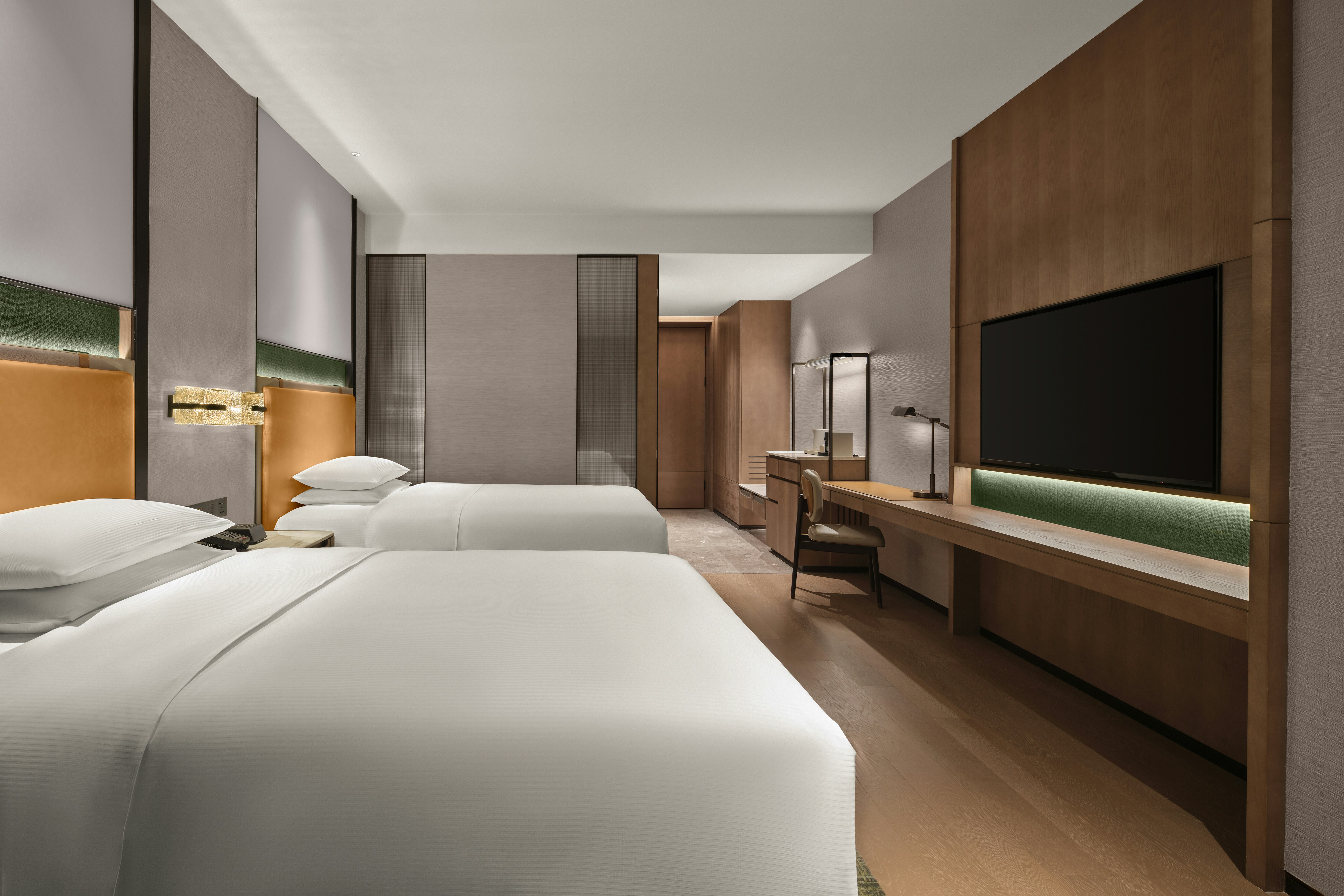 EXECUTIVE, TWIN BEDS