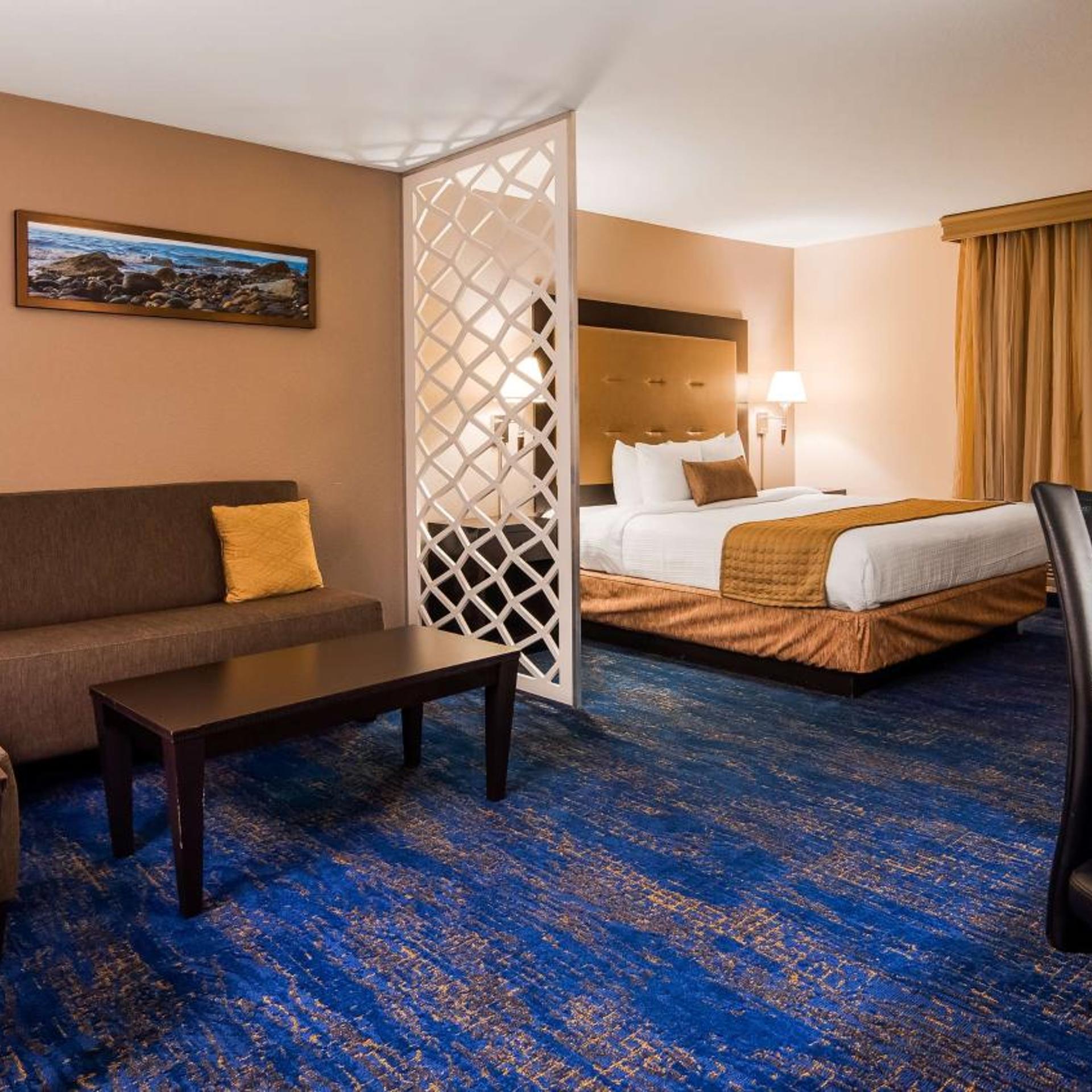 2 Bedrooms, Suite, King Bed, Queen Bed