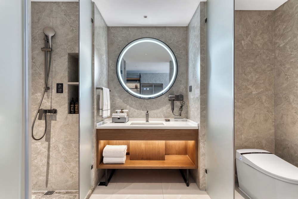 UrCove by Hyatt Jiashan Center 6/7