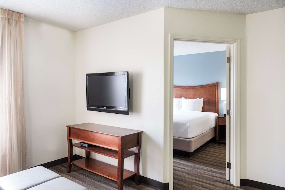 Hyatt House Herndon/Reston 8/50