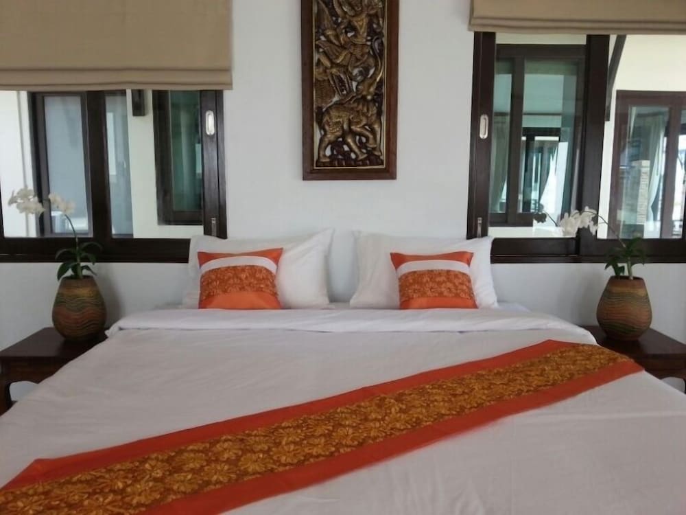 Poolsawat Villa 14/49