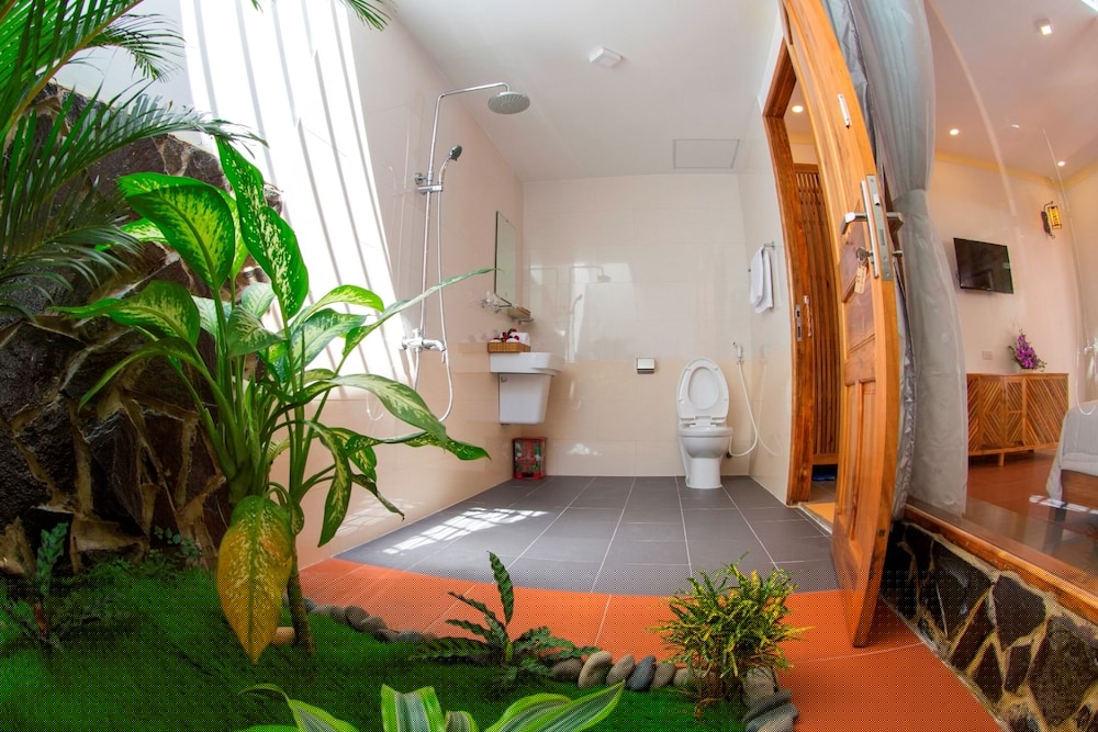 Little Garden Bungalow 15/65