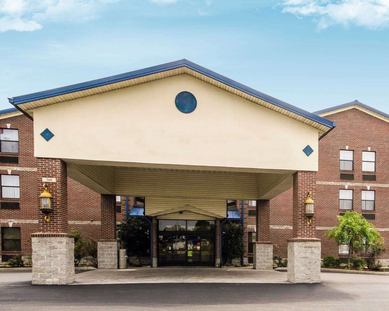 Quality Suites Jeffersonville - Louisville North 2/15