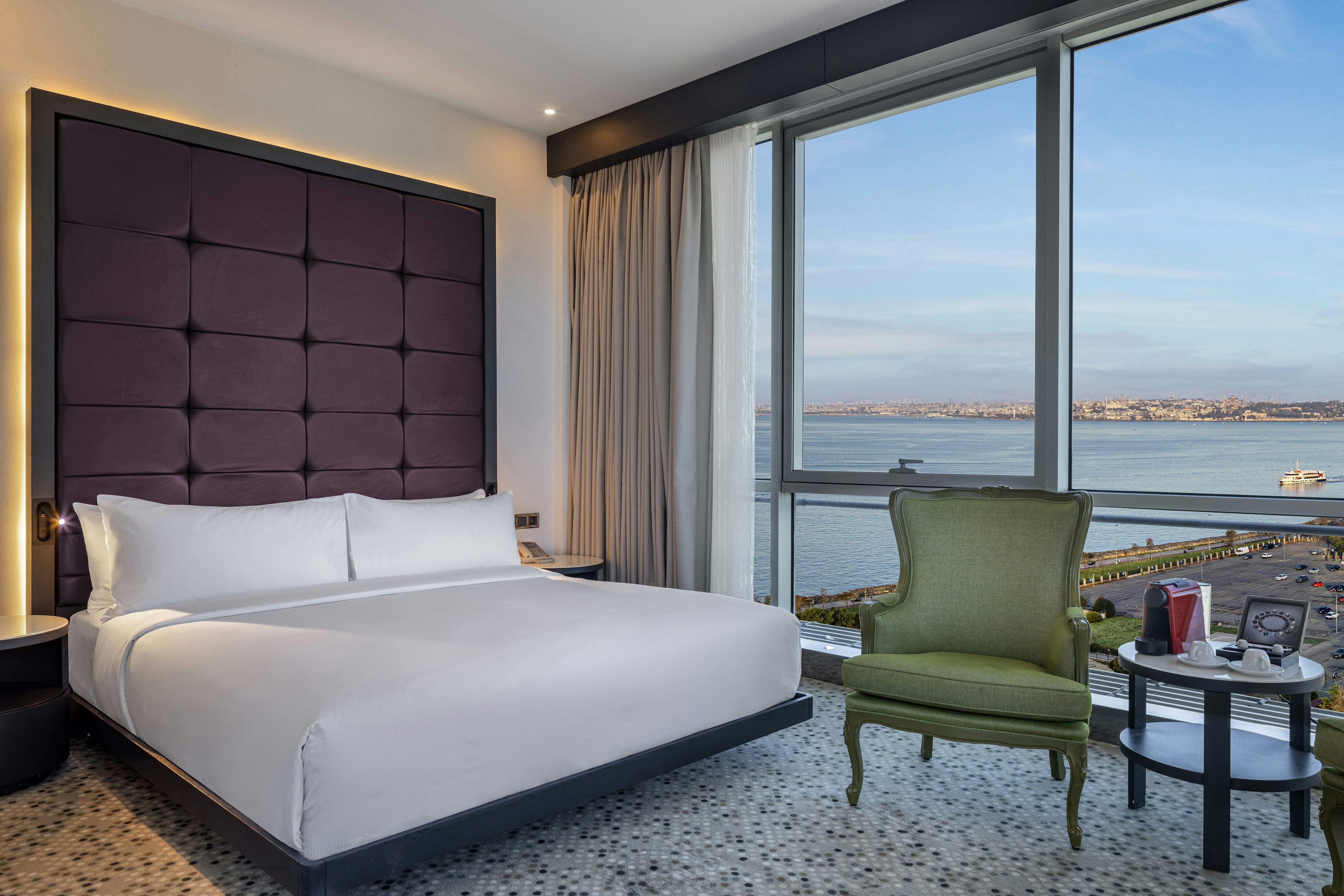 Room, King Bed, Sea View, Corner