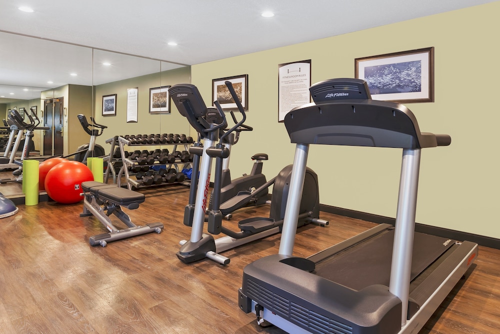 Staybridge Suites Detroit-Utica 23/58