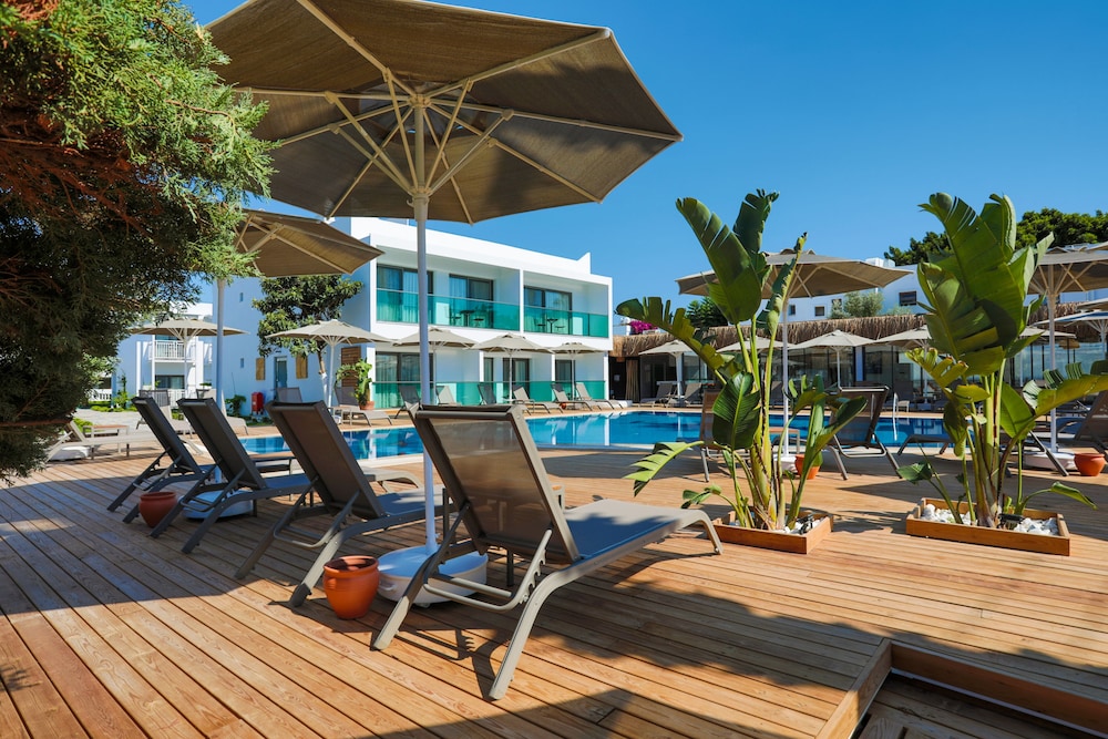 Yalipark Beach Hotel 42/65