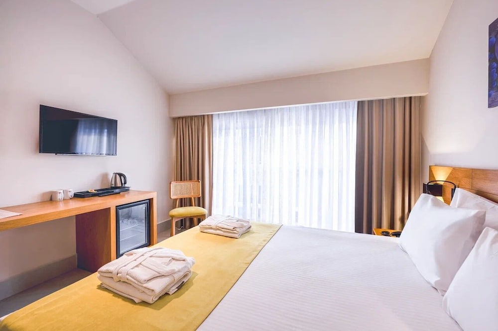 Lei Hotel 7/30