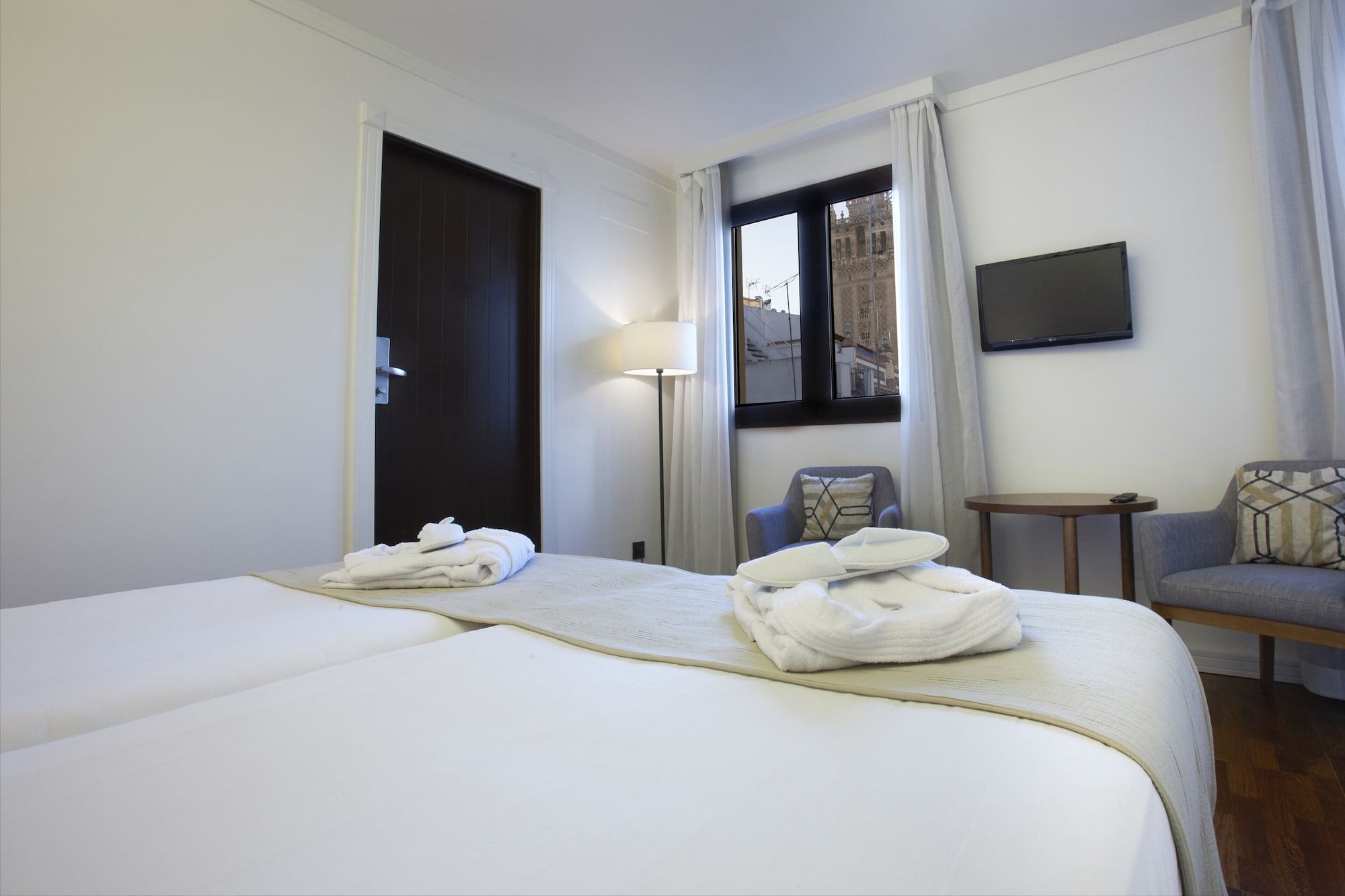SUPERIOR, DOUBLE BED