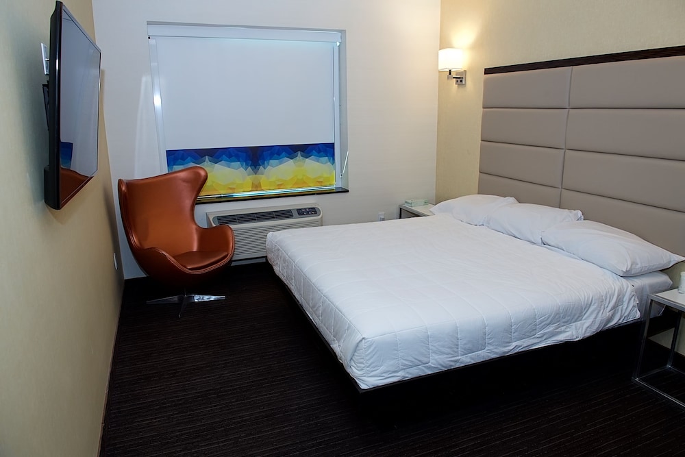 7 Days Hotel Bronx 17/61