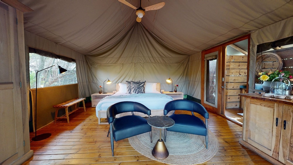 Summerfields Rose Retreat Spa 18/50