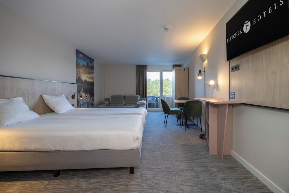 COMFORT, DOUBLE BED, LAKE VIEW