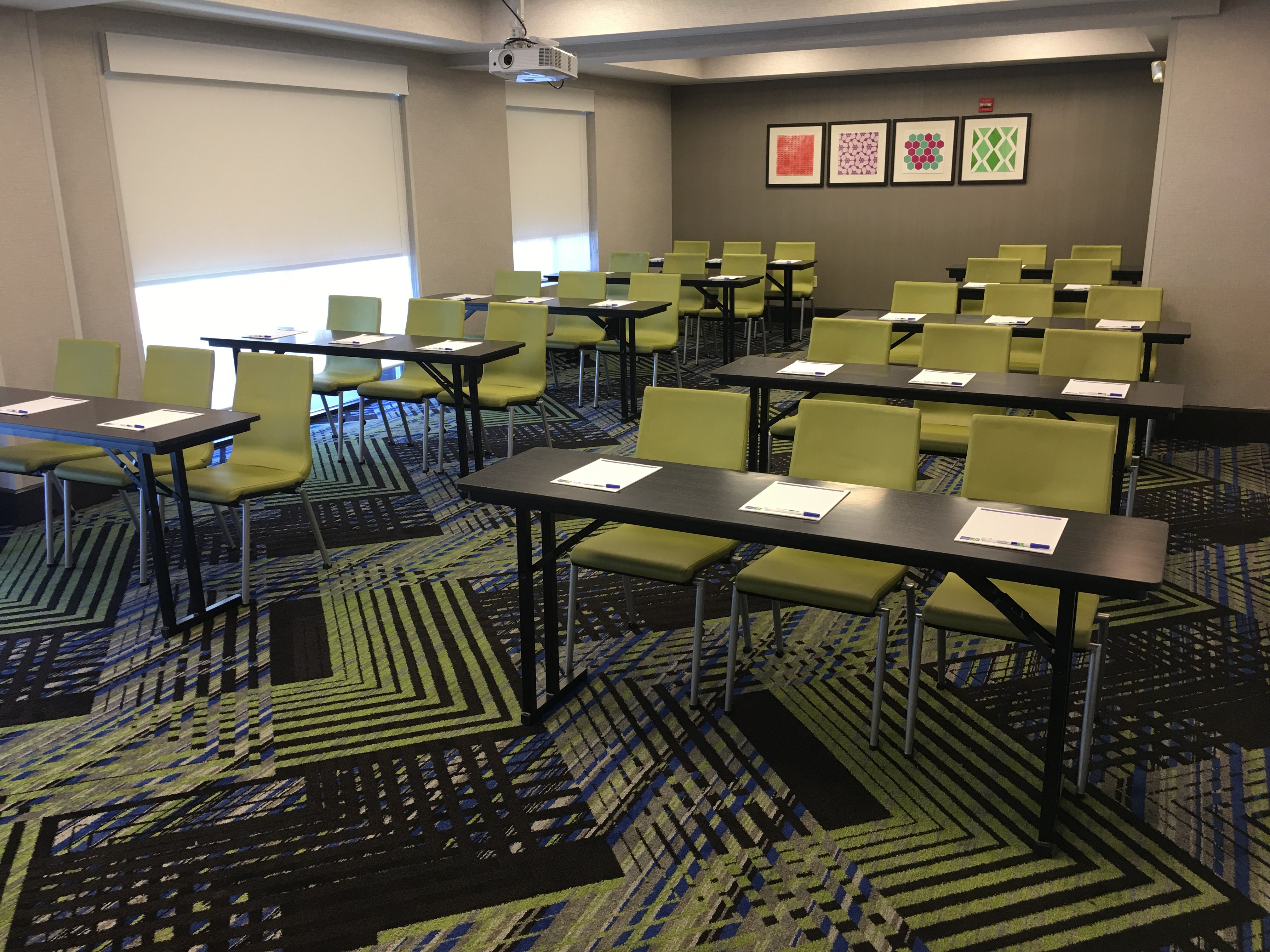 Holiday Inn Express Hotel Suites Charlotte Concord I 85 50/58