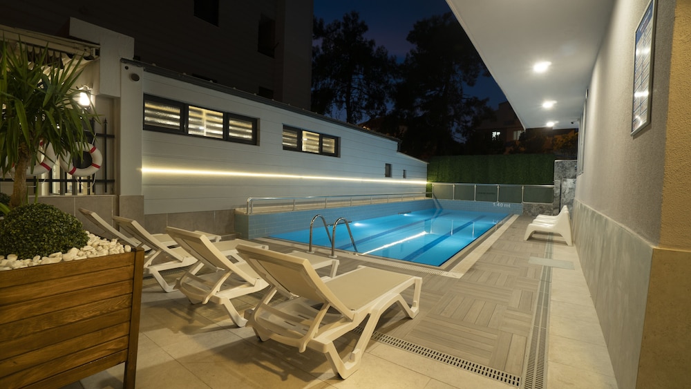 OPERA Boutique Hotel 15/24