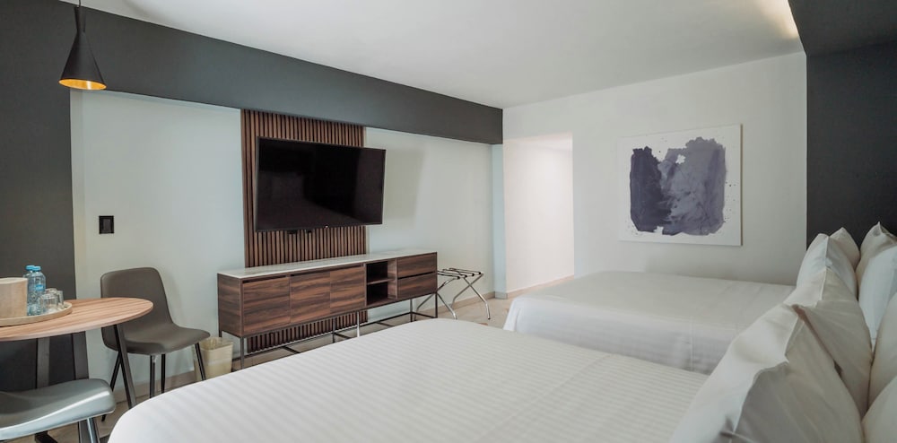 Standard, 2 Double Beds, Partial Ocean View, Balcony, HS Hotsson Smart Acapulco 6/10