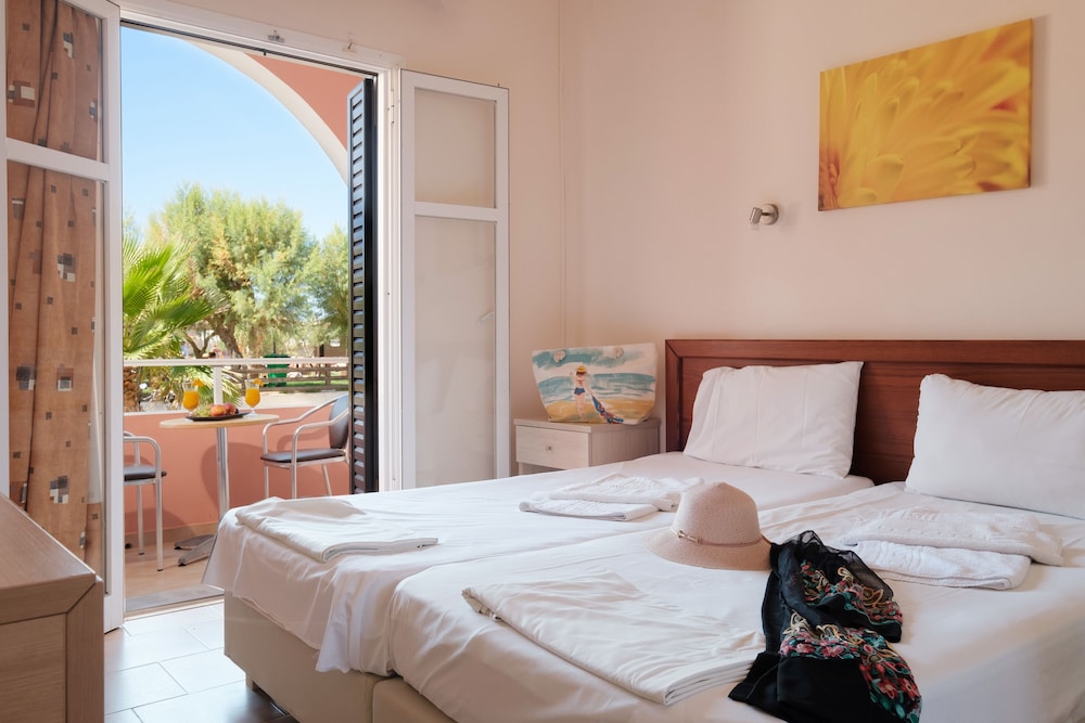 Canal D Amour Apartments 8/47