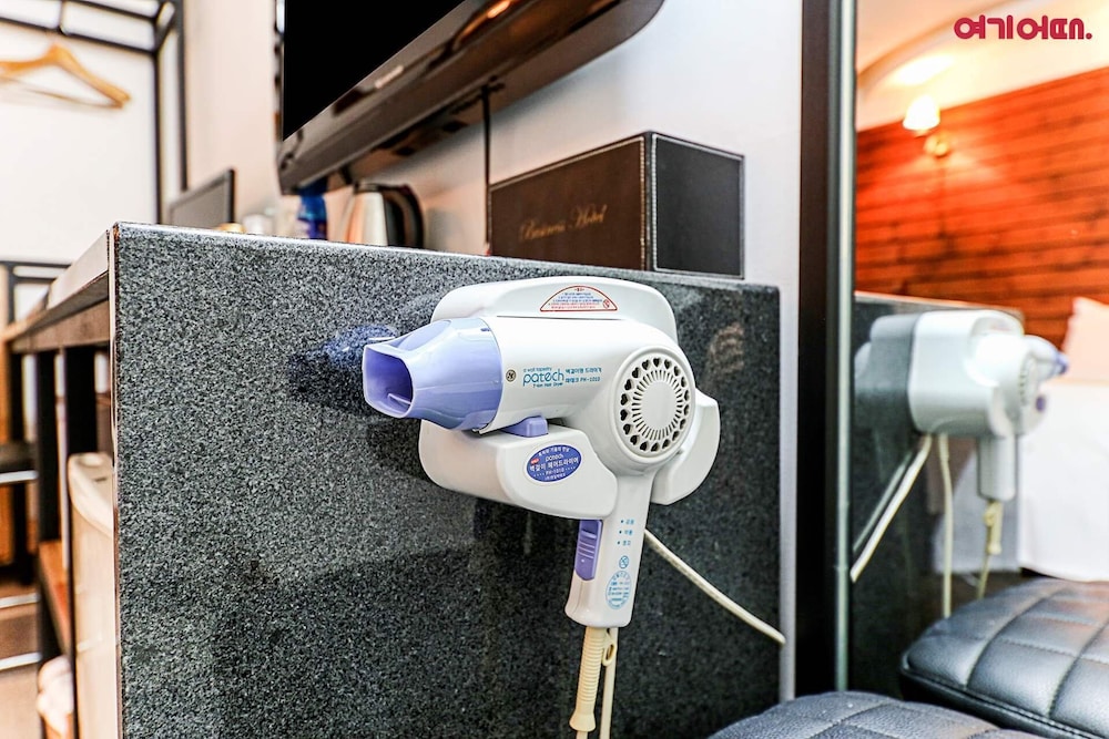 Cheonan Business Hotel 25/50
