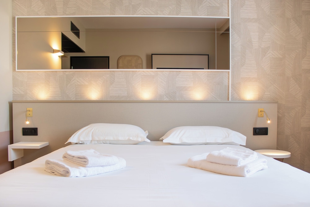 SUPERIOR, DOUBLE BED