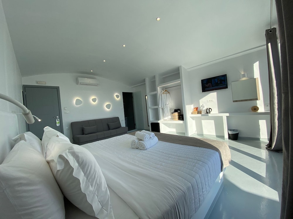 Serenita Luxury Suites 15/71