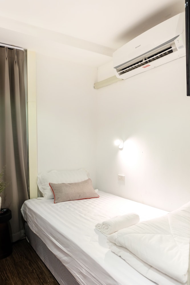 ROOM, TRIPLE