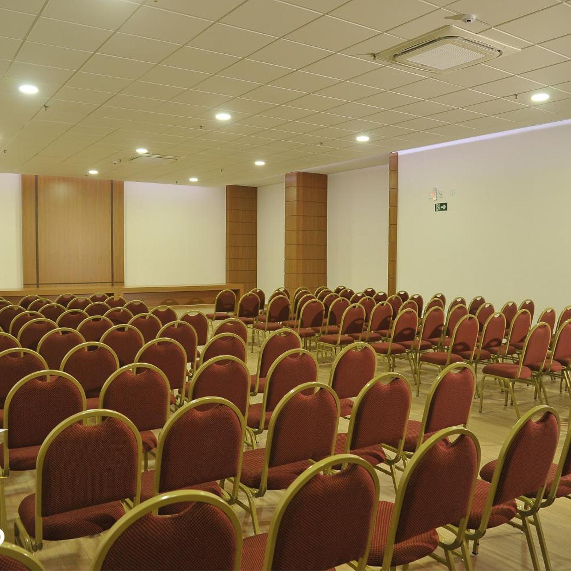 Maestro Premium Hotel 43/54
