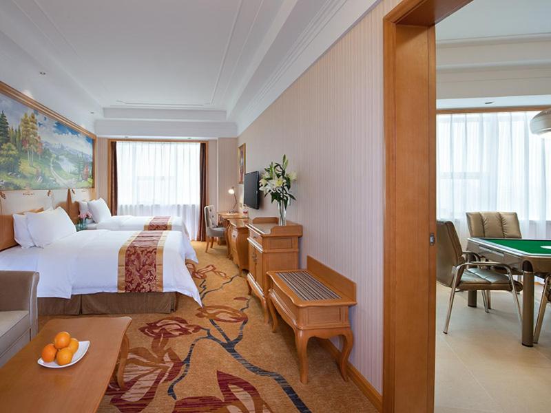Venus International Hotel Shenzhen Gongming Square Metro Station Tianhong Branch 10/18