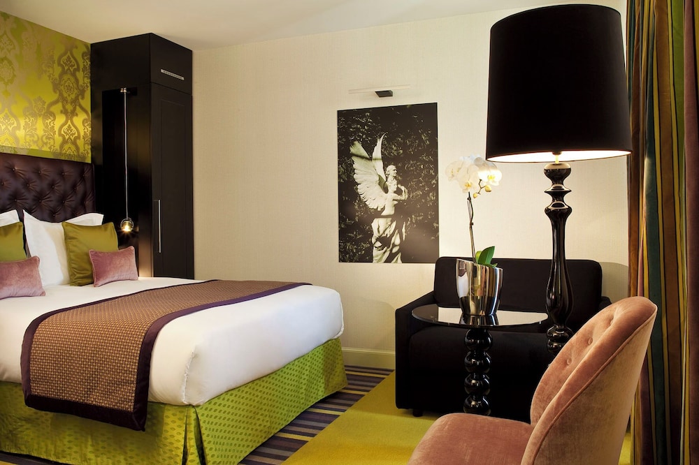 Hotel Le Petit Paris 38/63