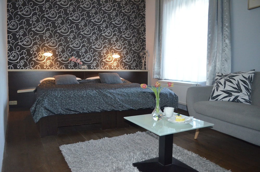 HOTEL PEREGRIN 41/72