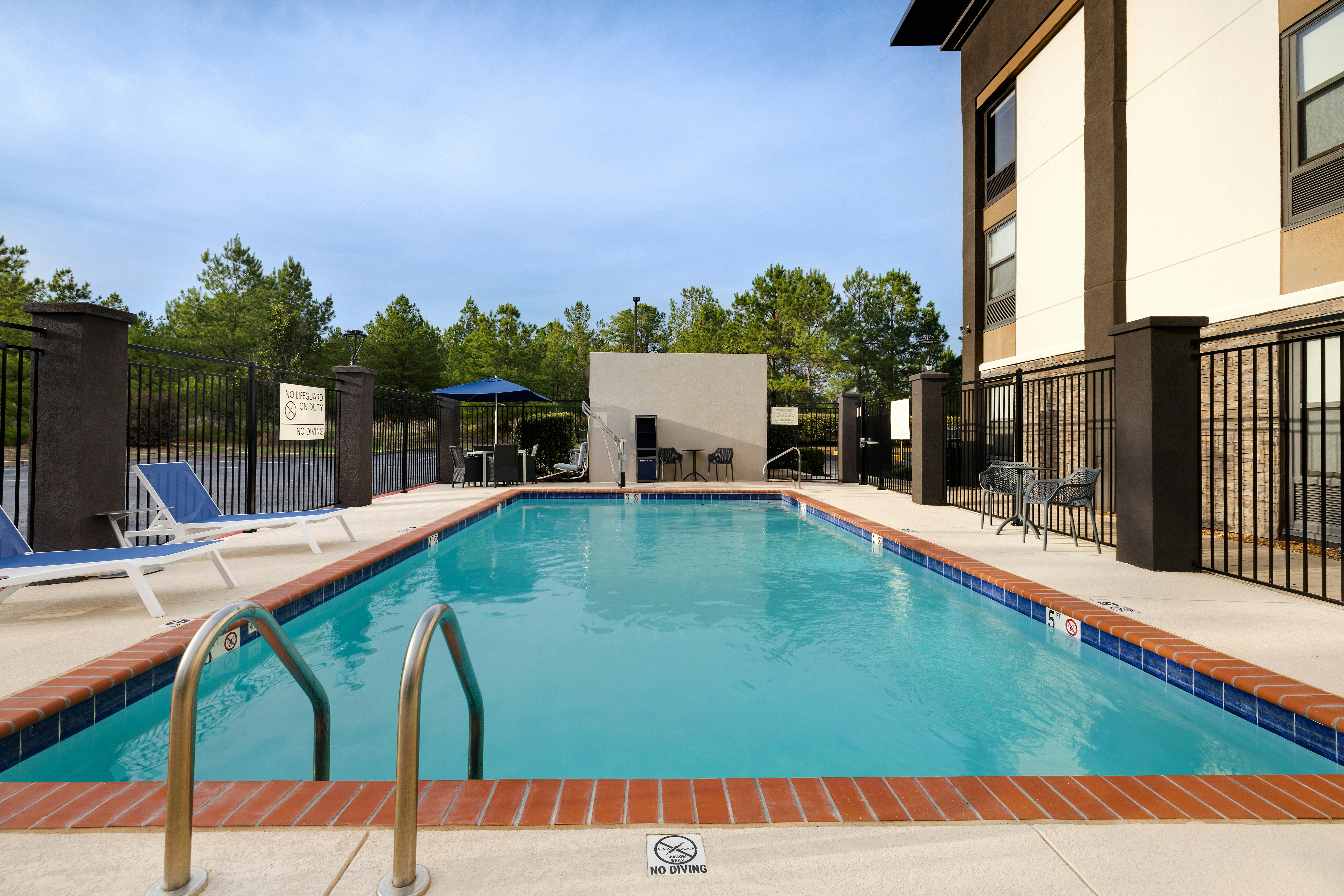Hampton Inn Natchitoches 50/50
