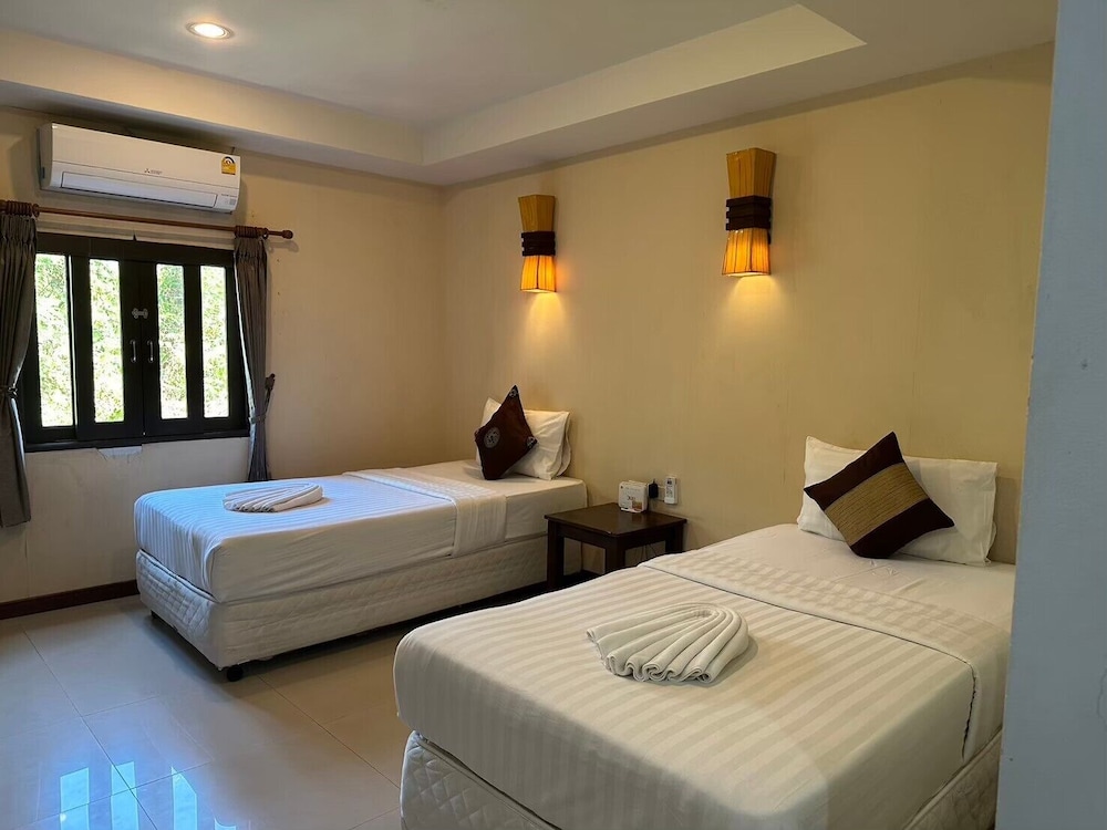Baan Busaba Hotel 17/35