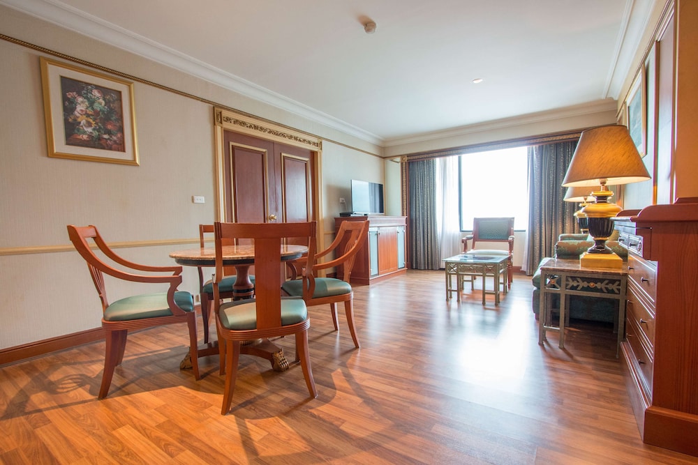 Golden Tulip Sovereign Hotel 34/50