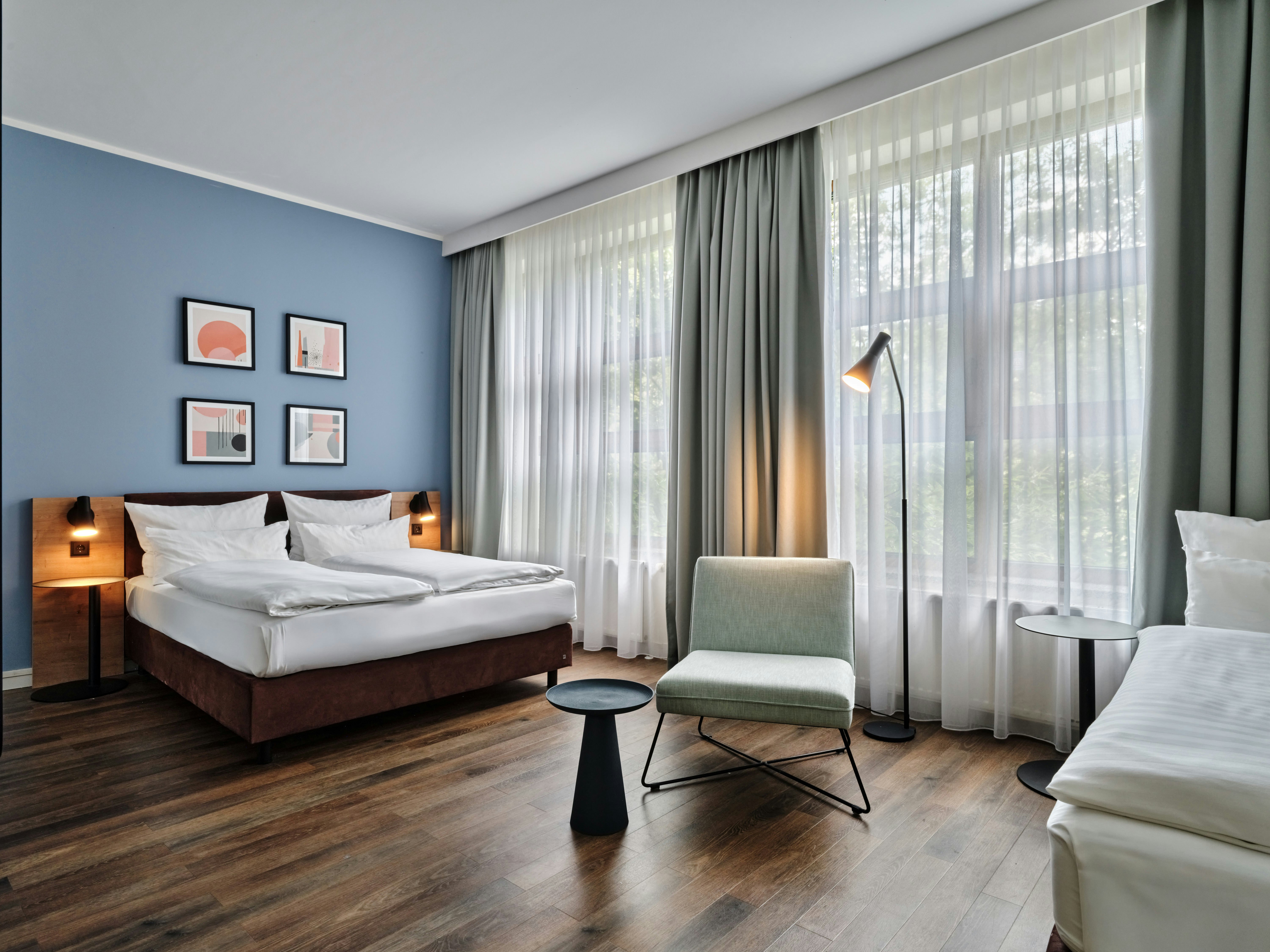 Premium, Twin Beds, Queen Bed