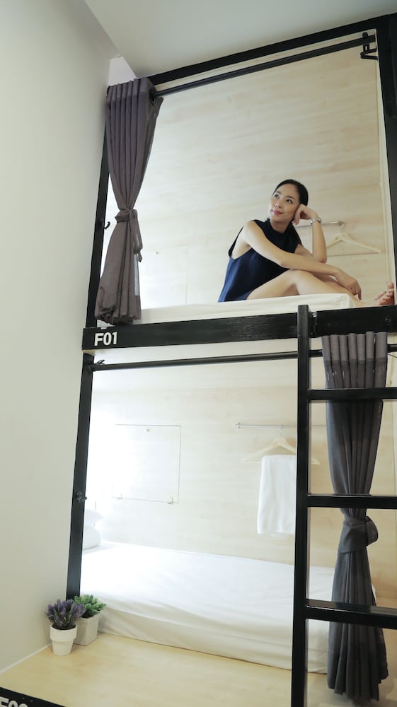 Lamurr Sukhumvit 41 25/51