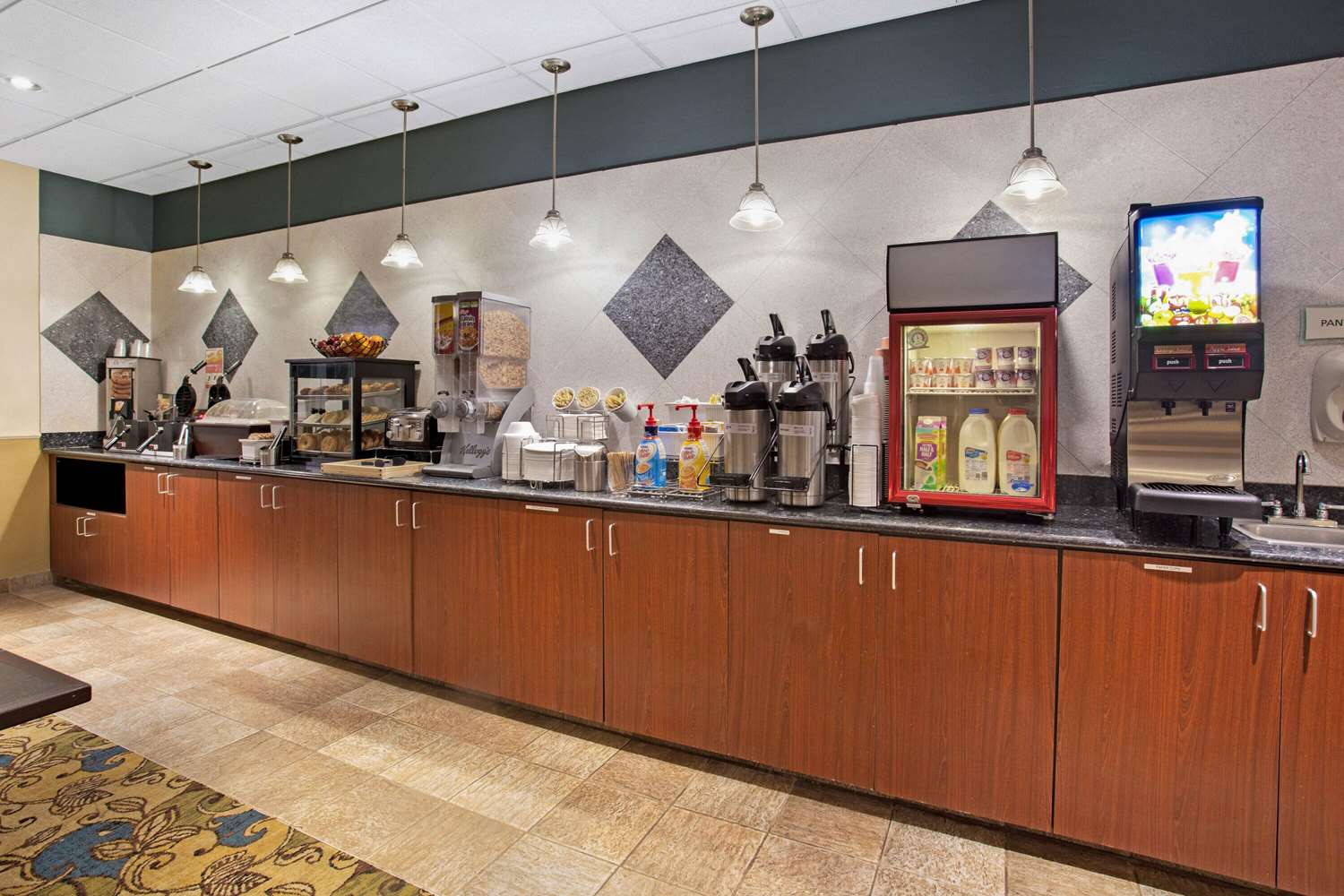 La Quinta Inn Suites By Wyndham Stonington Mystic Area 18/59