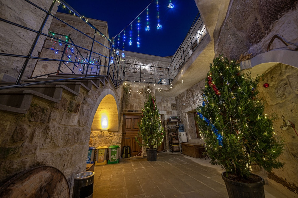 Belenus Cave Hotel 5/50